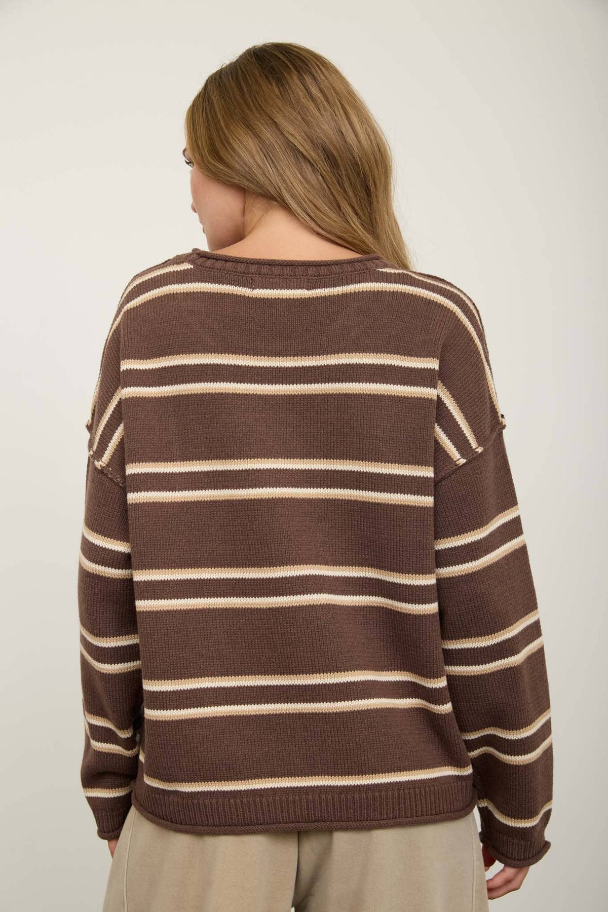 STRIPED ROUND NECK PULLOVER