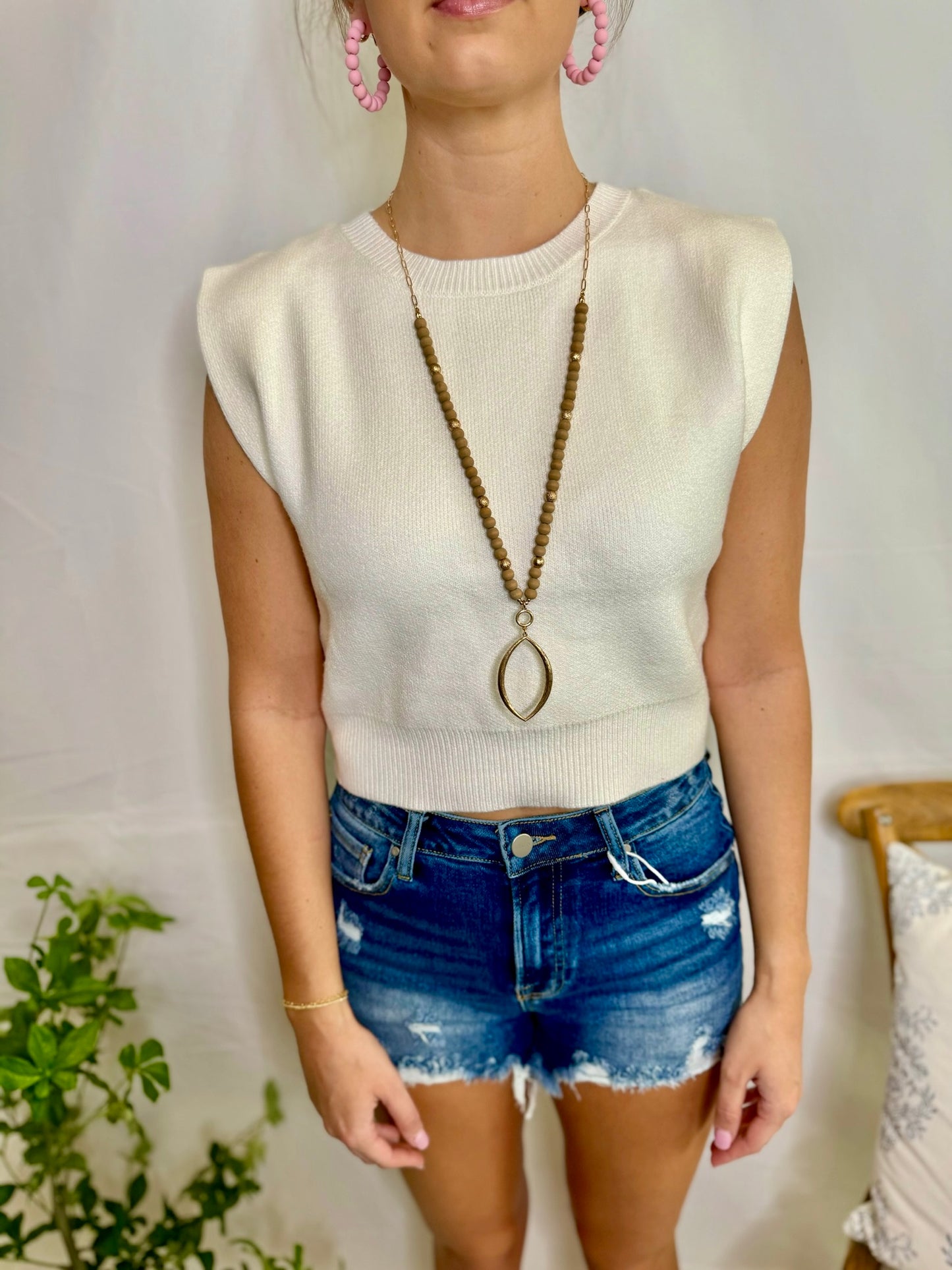 Sleeveless Crop Sweater- Cream