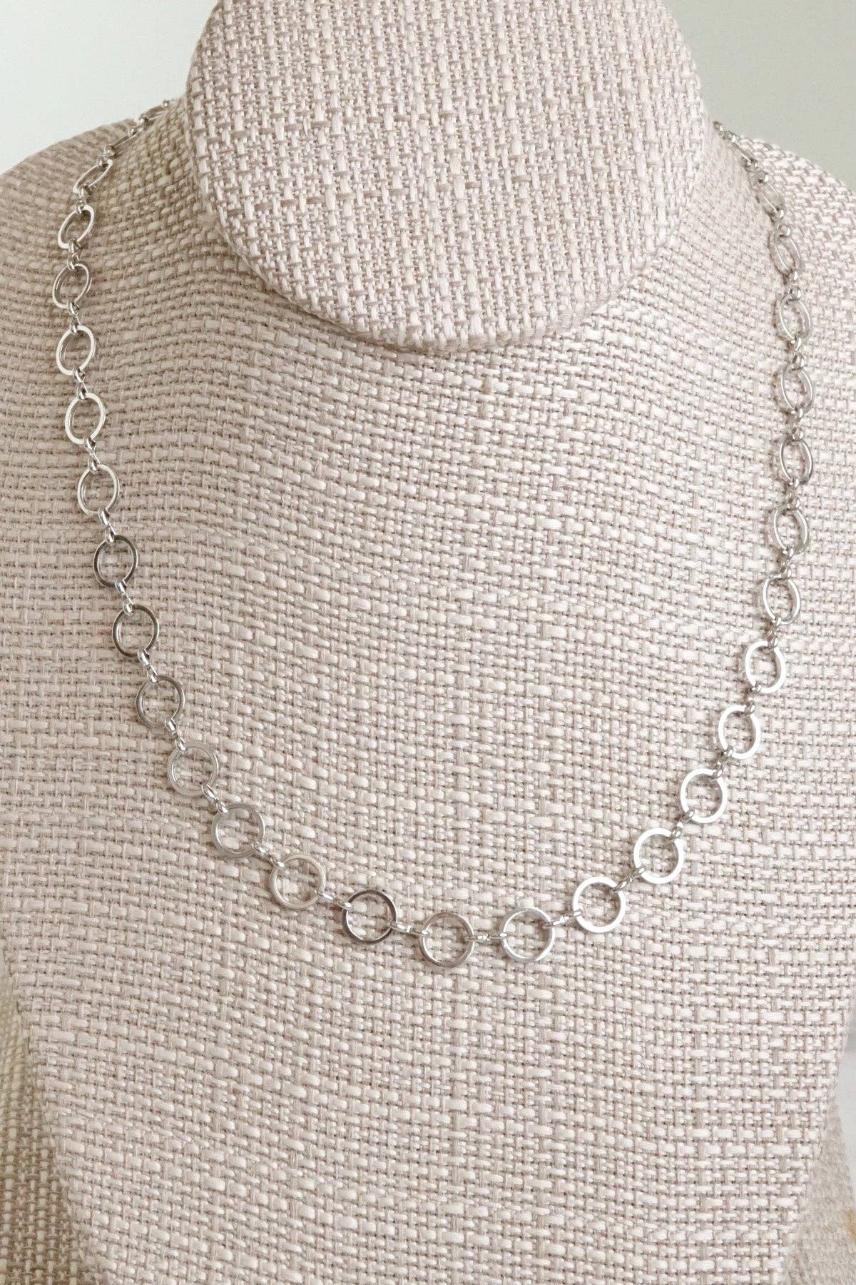 The Circle Hoops Chain Link Necklace